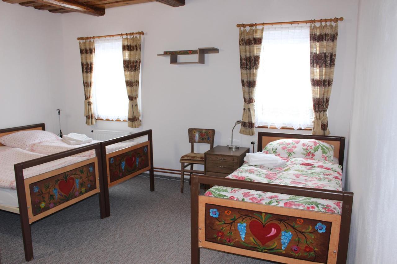 Dusniky Bendovsky Dvur Bed & Breakfast エクステリア 写真