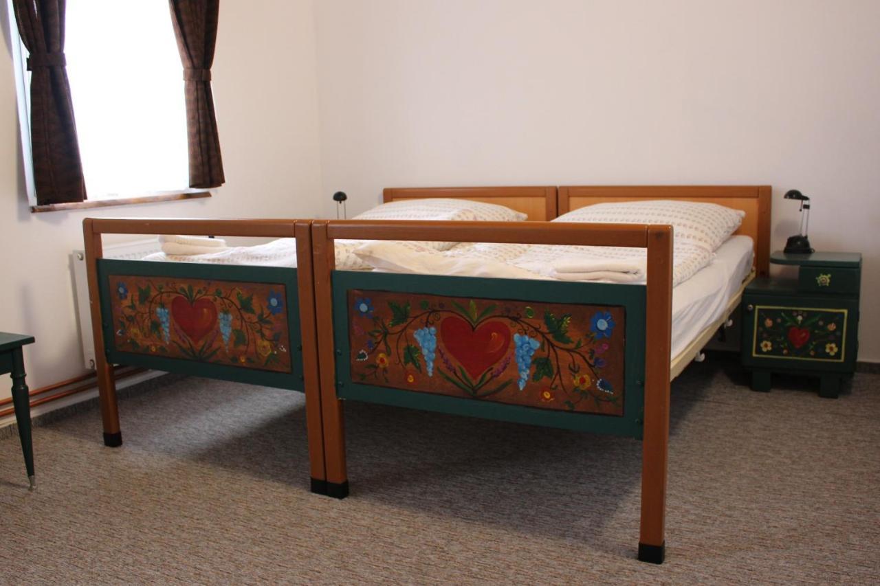 Dusniky Bendovsky Dvur Bed & Breakfast エクステリア 写真