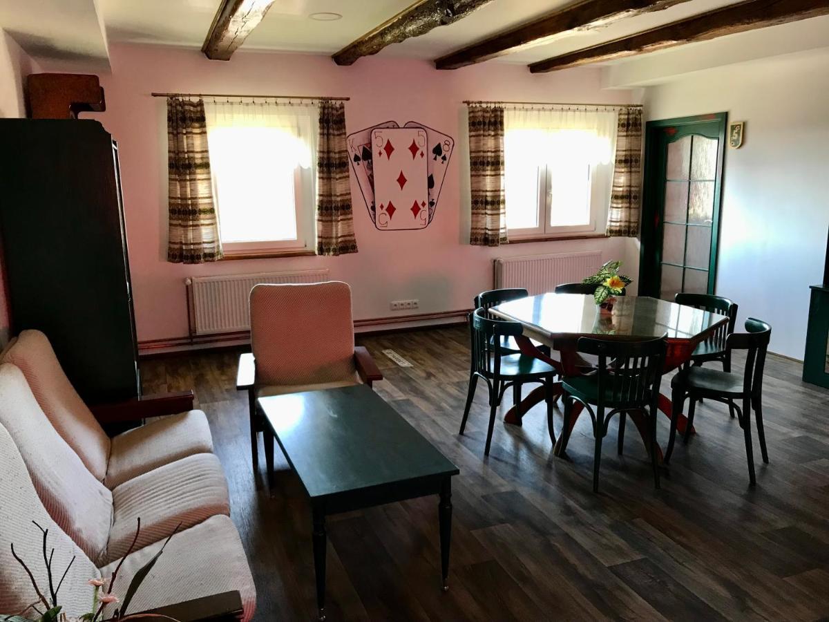 Dusniky Bendovsky Dvur Bed & Breakfast エクステリア 写真